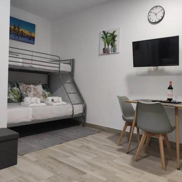 CASA PIRÁMIDE 4 WIFI - Parking y Terraza Privada, hotel v destinaci Icod de los Vinos