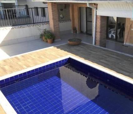Encantadora Cobertura com piscina privada na praia do Tombo.