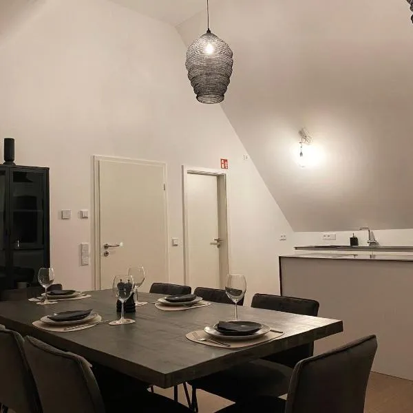 OASIS: Close to Munich - 4 Bedrooms - Kitchen, hotel v destinaci Dachau