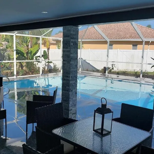 CAPE CORAL CANALFRONT, hotel in Cape Coral