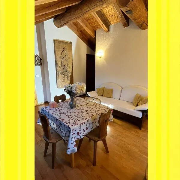 Chalet Blanc "La Mansarda", hotel v destinaci Courmayeur