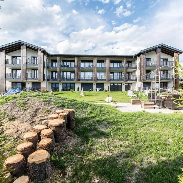 Chalet Kristall - Dolomites Garden Chalet, hotel en Falzes