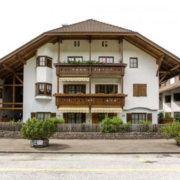 Hernegg Apartment, hotel v destinaci Riscone