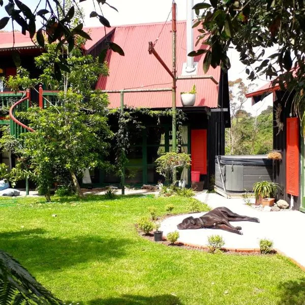 Quirky Woods - Glamping Cabins at Maketu, hotel v destinaci Maketu