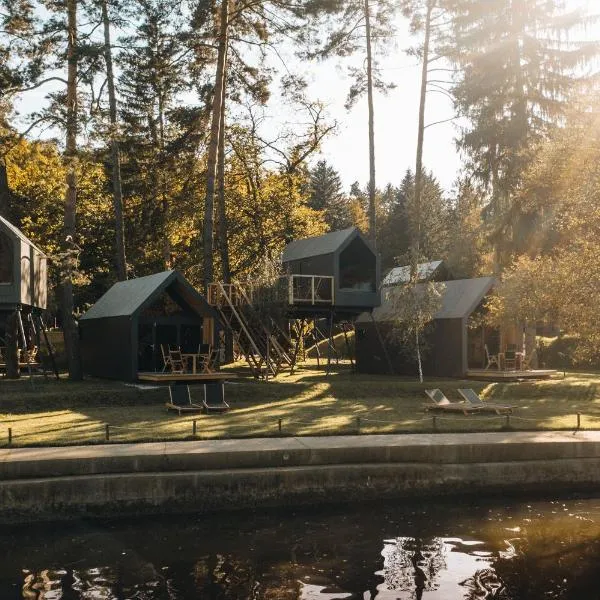 Luxury glamping Chocolate village, hotel in Zgornja Kapla