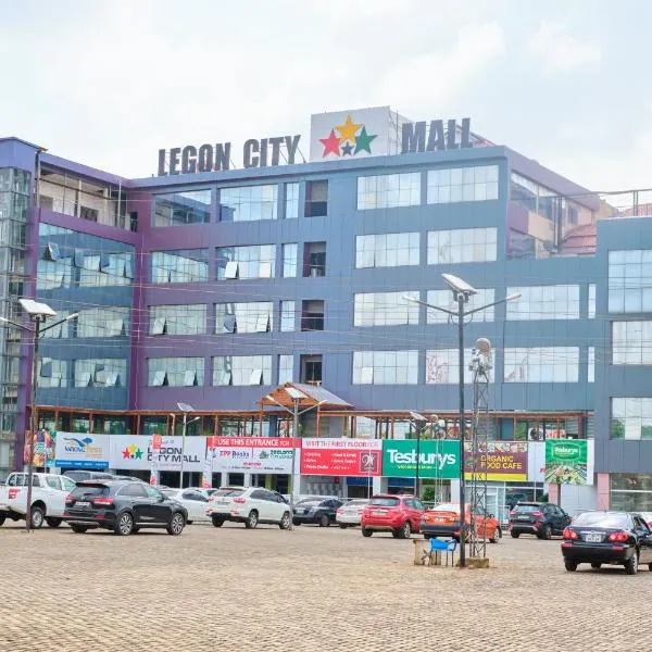 Legon City Mall Short Stay Apartments for Business and Vacation - East Legon, hotel in Accra