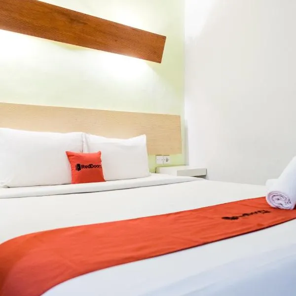 RedDoorz Plus at Sunrise Hotel Sanur, hotel a Sanur