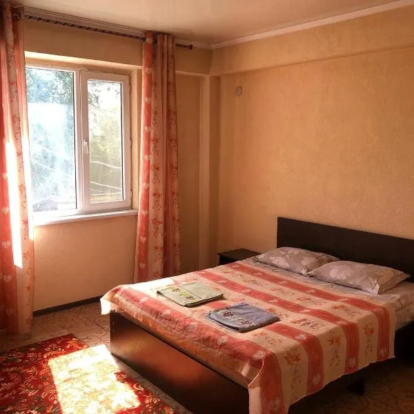 Adilet Fatima, hotell i Komsomol'skoye