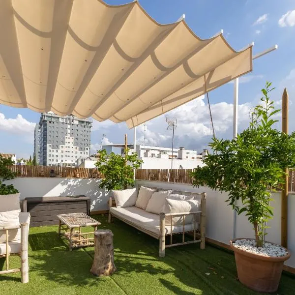 Tentudia Apartments with Private Roof-Top or Patio and Free underground Parking via Car Lift -small Medium- Car By OCityzen, hotel v destinaci Seville