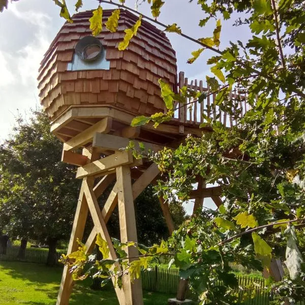 hébergement insolite, hotel in Pléneuf-Val-André