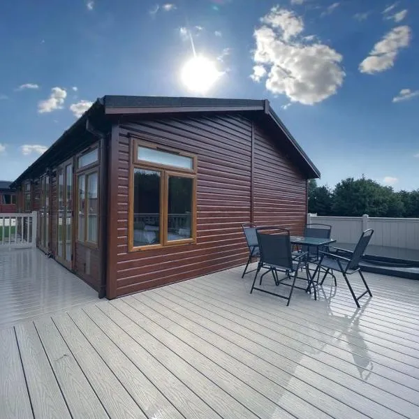 Chestnut Lodge With Hot Tub, hotel v destinácii Malton