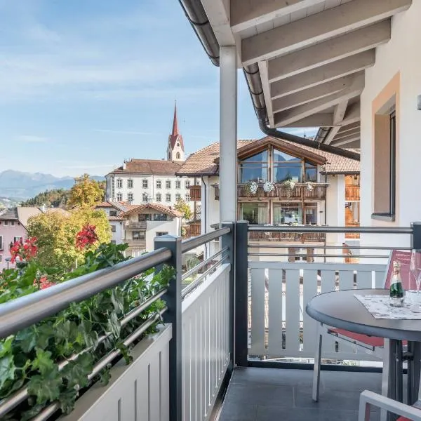 Superior Apartments Marialisa Tulpe, hotel in Gufidaun