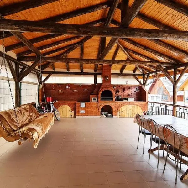Casa de langa rau RUCAR, hotel v destinaci Rucar