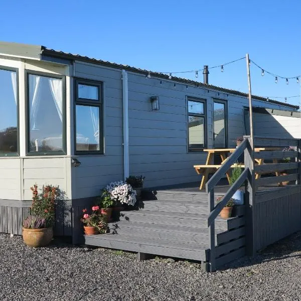 Plas Tirion Caravan, hotel in Holyhead