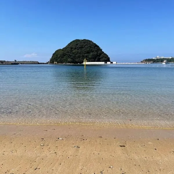 ビーチ徒歩１分のプライベート空間、民宿やまぐち, hotel en Susami