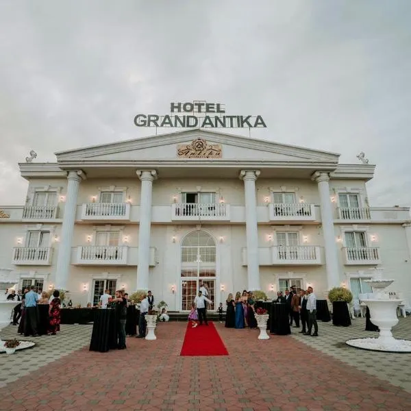 Grand Antika, hotel en Zajmovo