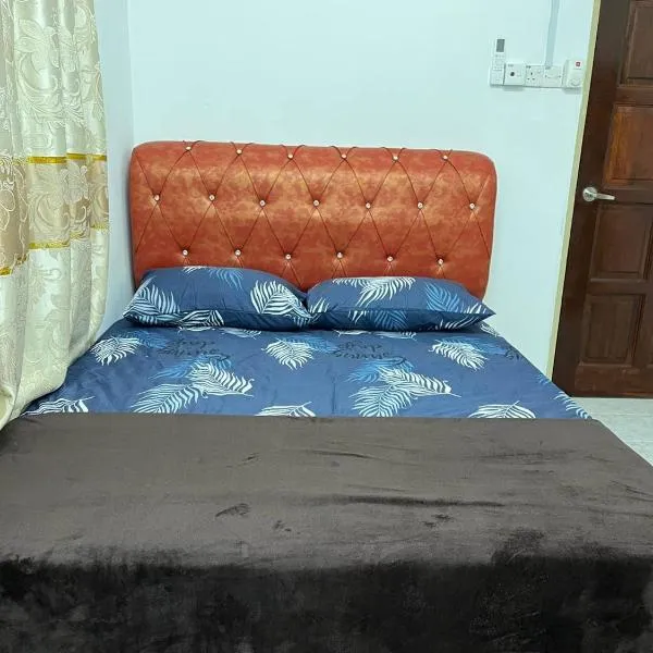 Roomstay Budget Kuala Terengganu Desa Chendering Private Bathroom, khách sạn ở Kuala Terengganu