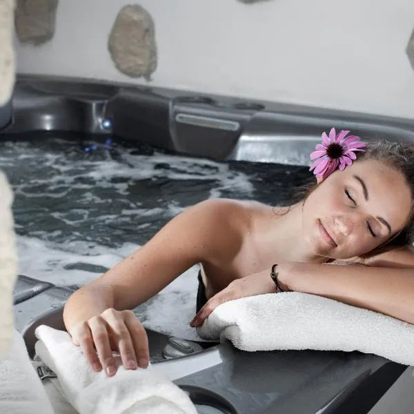 Hotel Scoiattolo，巴塞爾加迪皮內的飯店