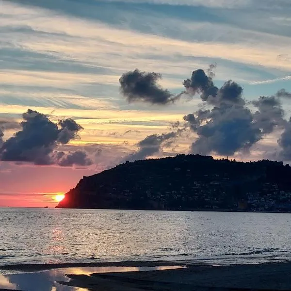 Larsens Suit Hotel, khách sạn ở Alanya