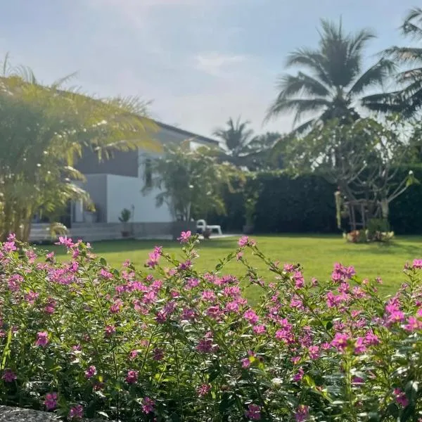 Happy House, hotel in Cha Am