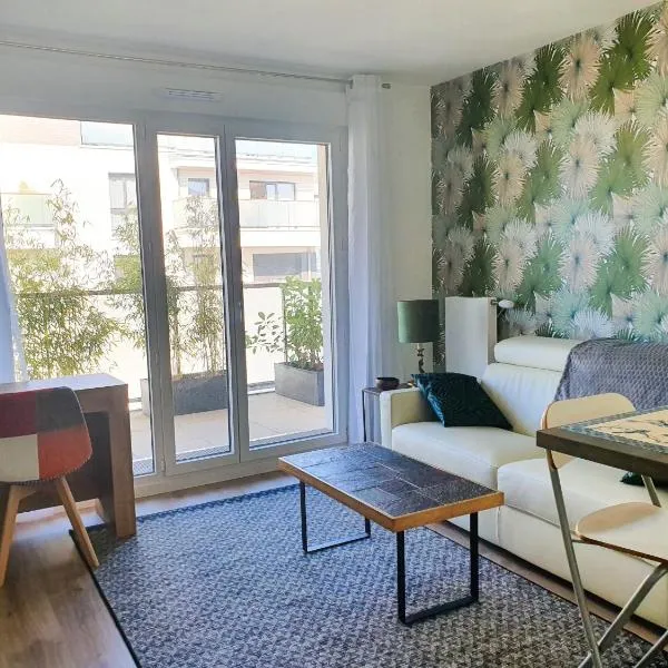 EXIGEHOME-Bel appartement de standing-30 minutes de Paris, hotel in Vélizy-Villacoublay