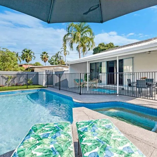 The Boho Casa - Beachside Retreat with Pool, hotel v destinaci Darwin
