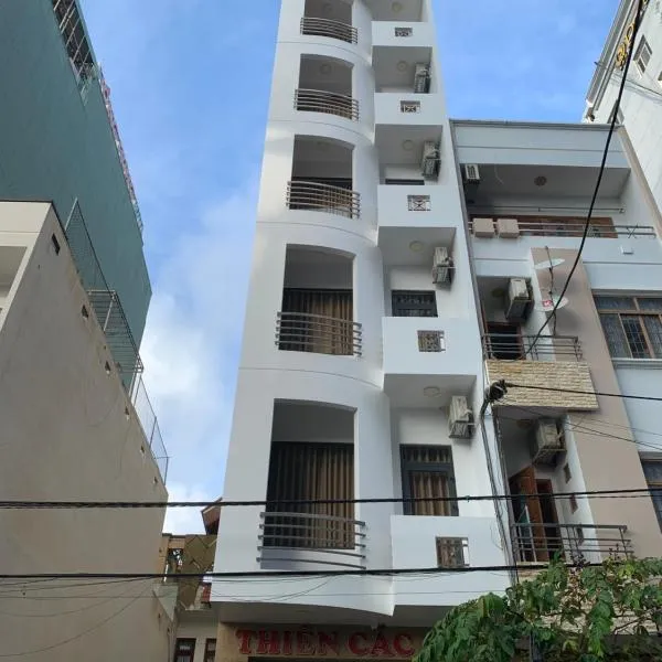 Khách sạn Thiên Các Qn