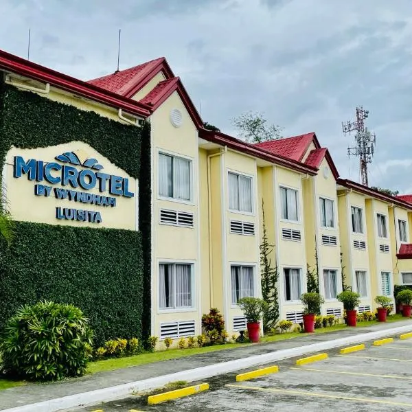 Microtel by Wyndham Tarlac, hotel in Calingcuan