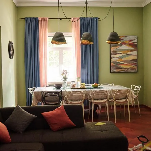 Eco Ljmonade Hostel, hotel v destinaci Cascais