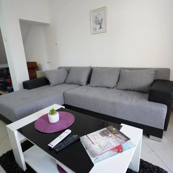 IVA studio-apartment, hotel in Kladovo