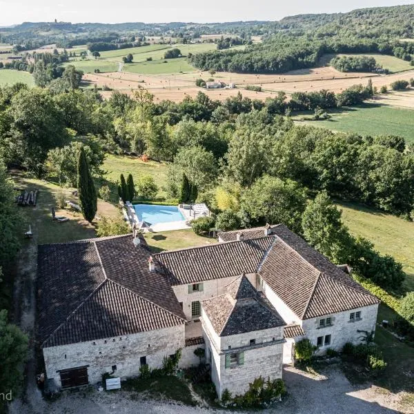 MANOIR Le Moulinal47 - vue panoramique, hotel in Bourlens