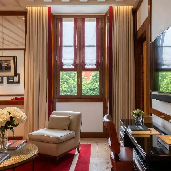 Portrait Milano - Lungarno Collection, hotel din Milano