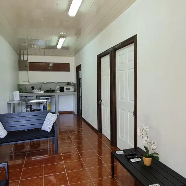 Sleep&Go! Apartamento 2 habitaciones 4 personas Siquirres centro, hotel v destinaci Siquirres