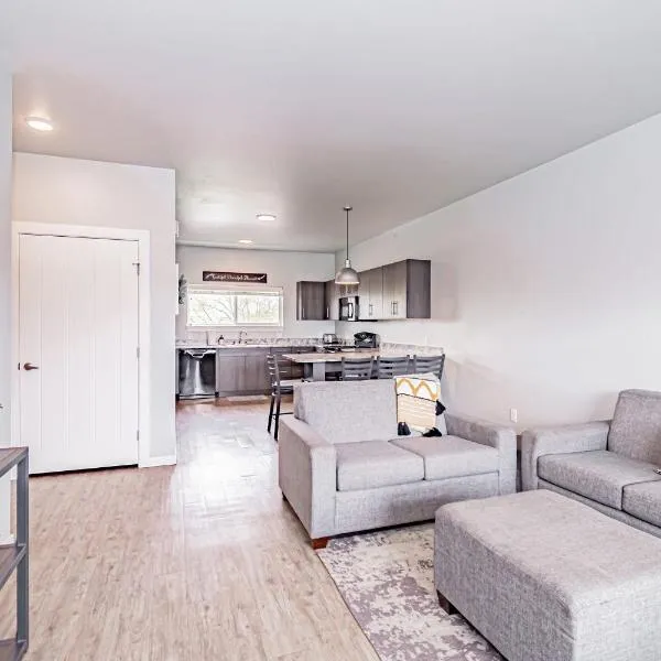 Bringham's Mill Apartments Perfect for Groups Full Kitchen Gym and Free Parking, hotel in Rexburg