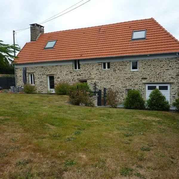 Maison rénovée dans le bocage Normand, hotell i Carantilly