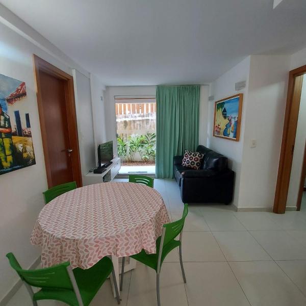 Confortável apartamento de 2 quartos para 5 pessoas, totalmente mobiliado, com wifi e netflix, localizado a uma quadra do calçadão da Praia de Ponta Neg,ra, prédio com piscina, churrasqueira e portaria virtual e eletrônica 24 horas - Foto 5