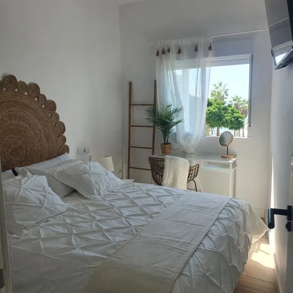 Rosamar 211 Los Cristianos Ocean Views, hotel in Arona