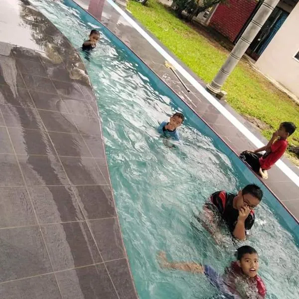 ISLAMIC HOMESTAY @ KUALA ROMPIN , PAHANG ., hotel v destinaci Kuala Rompin