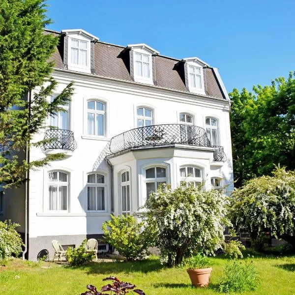 Villa im Ostseebad Baabe, Hotel in Thiessow
