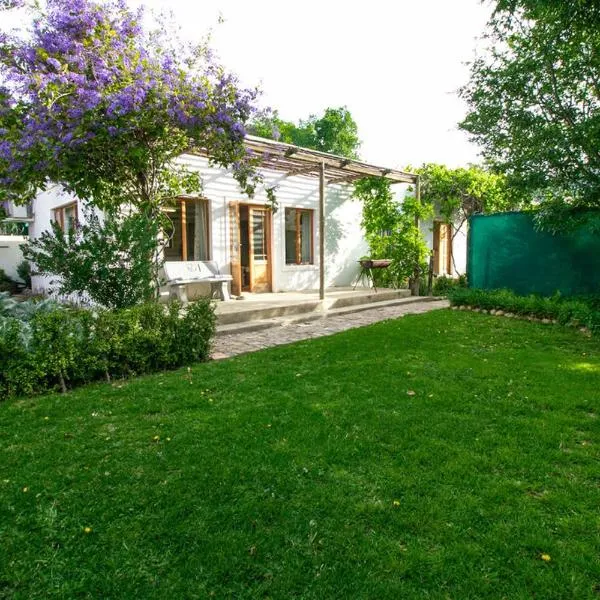 Garden Cottage, hotel v mestu Graaff-Reinet