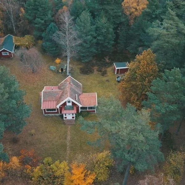 Viesnīca Ljunghusen Holiday Inn Cottage pilsētā Skanēra un Falsterbo