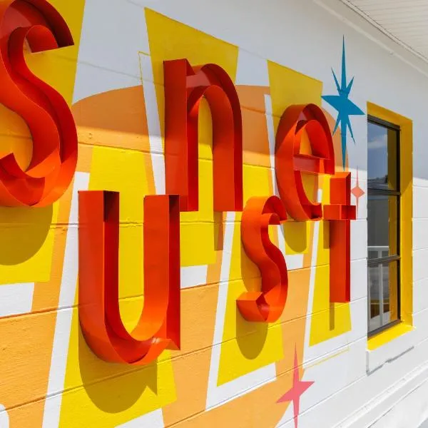 Sunset Inn and Cabanas, hotel en St Pete Beach