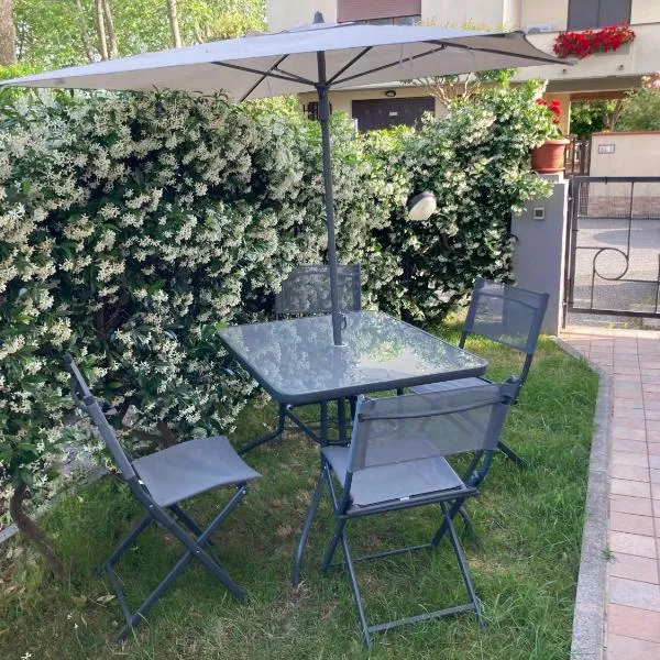 Casa Luna - Airport, Hotel in Pisa