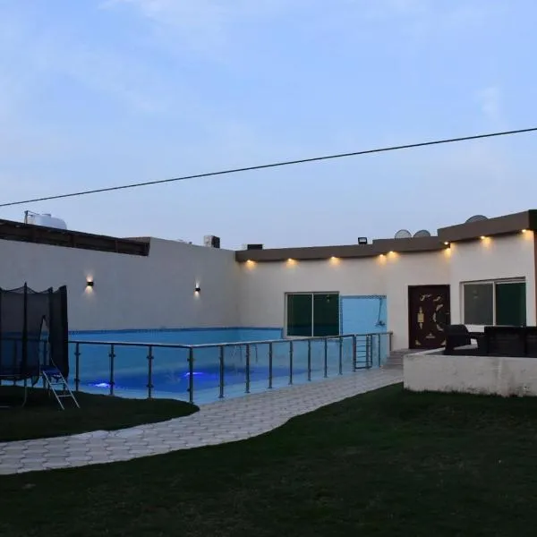 شاليهات اماكن النجوم Star chalets Amaken, hotel in Al Janādirīyah