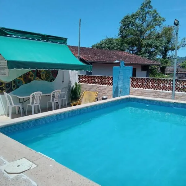 Leo's Clan Beach Hostel, hotel v destinaci Paraty