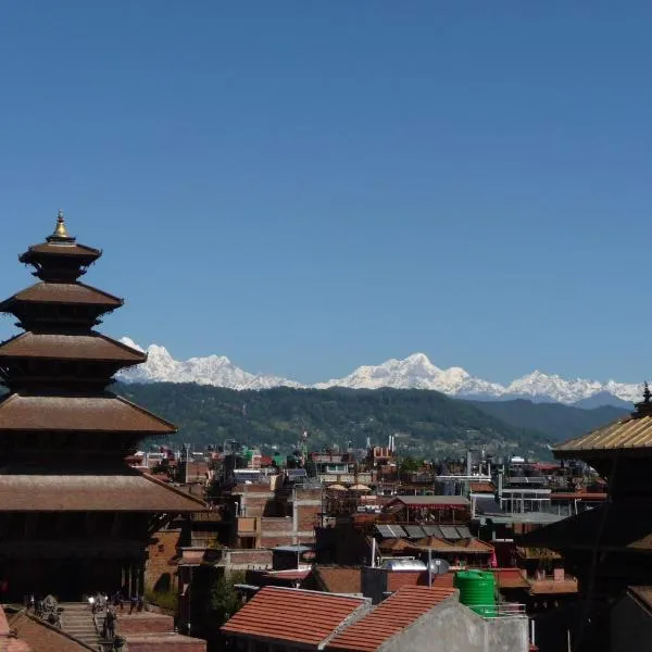 HOTEL RUPAKOT AND ROOFTOP RESTAURANT, hótel í Bhaktapur