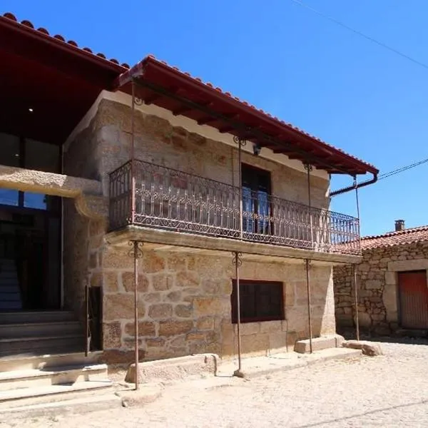 Casa dos Ferros, hotel in Freixiel