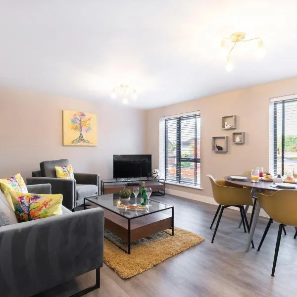 Elliot Oliver - Luxurious Two Bedroom Apartment With Parking, hotel in Gloucester