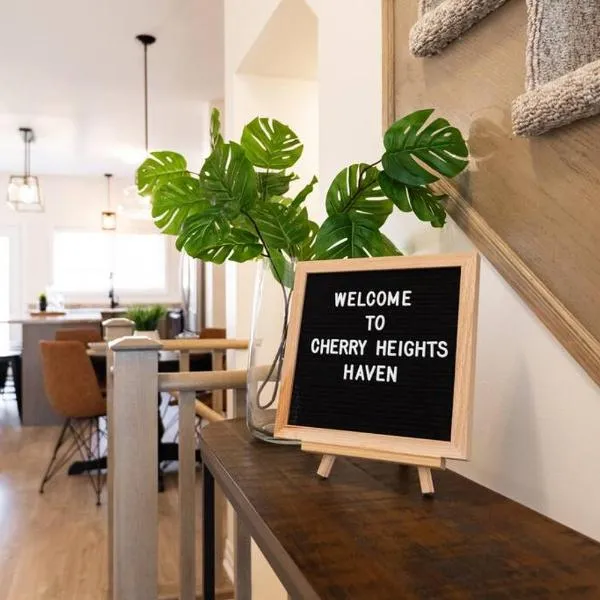 Cherry Heights Haven: Delightful Designer Townhome, hotel v destinaci Beamsville