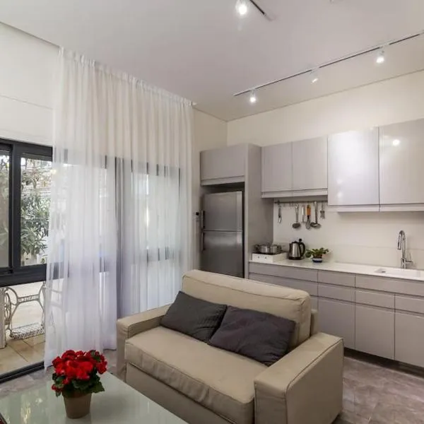 New luxurious apt, the BEST location in Jerusalem, khách sạn ở Jerusalem